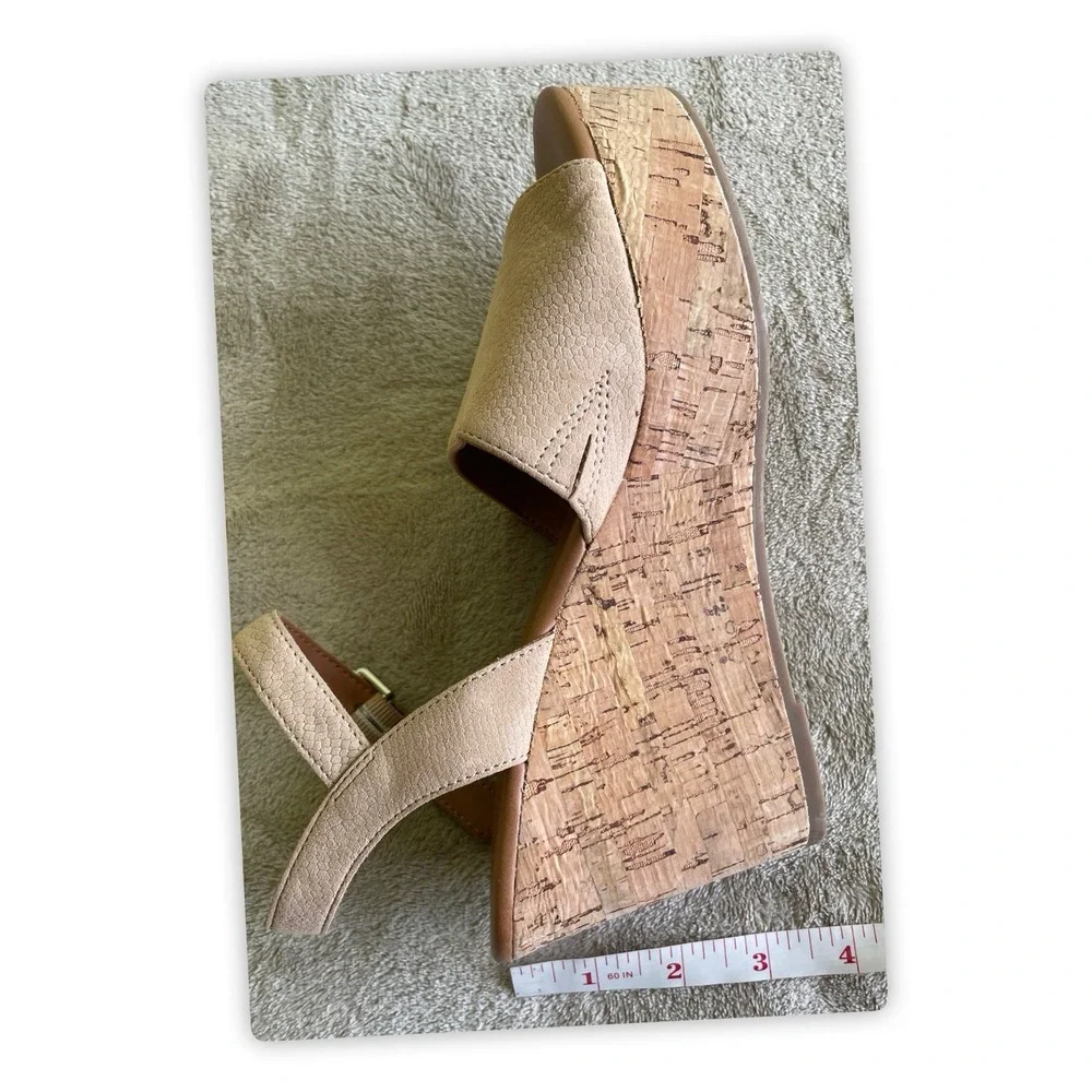 Michael by Michael Shannon Cork‎ Wedge Sandals Womens 7 Tan Suede